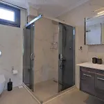 Villa Oeluedeniz De Oezel Havuzlu Muestakil