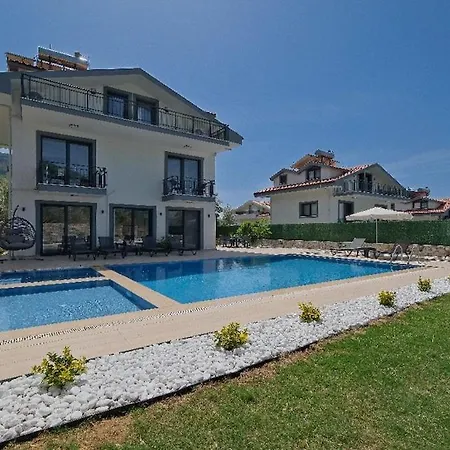ölüdeniz De özel Havuzlu Müstakil Fethiye